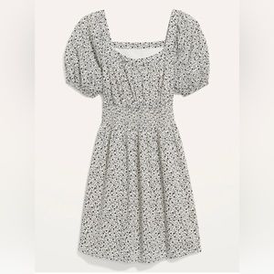 NWT Old Navy Shortsleeved Smocked Waist Mini Dress White + Black Floral Small